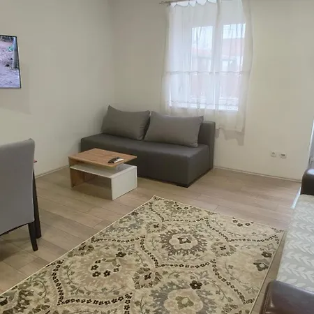 Apartment Zoka *