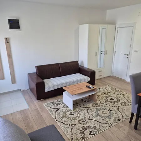 Apartment Zoka *